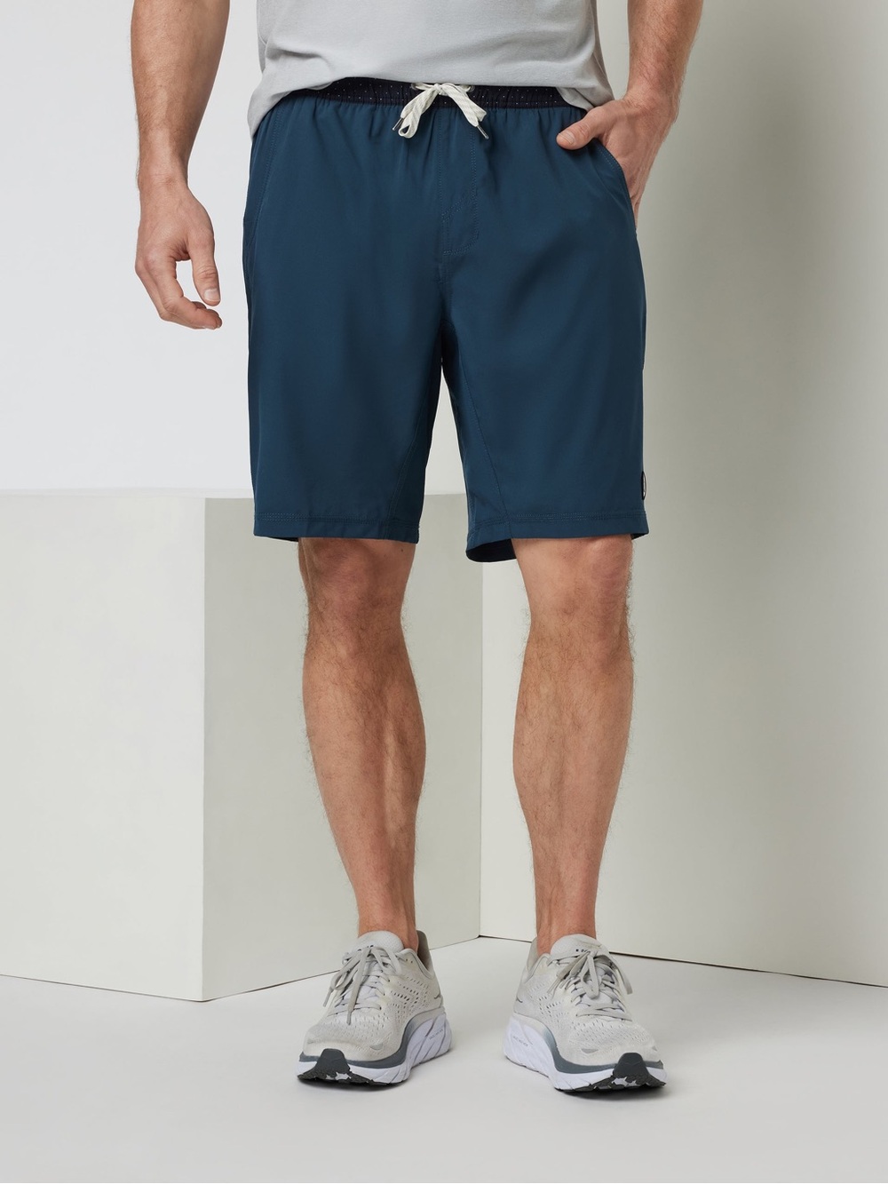 NWT Vuori Men's Kore Short Lined 9", Indigo, Size Large
